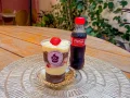 Sundae de brigadeiros com morango + coca cola 200 ml
